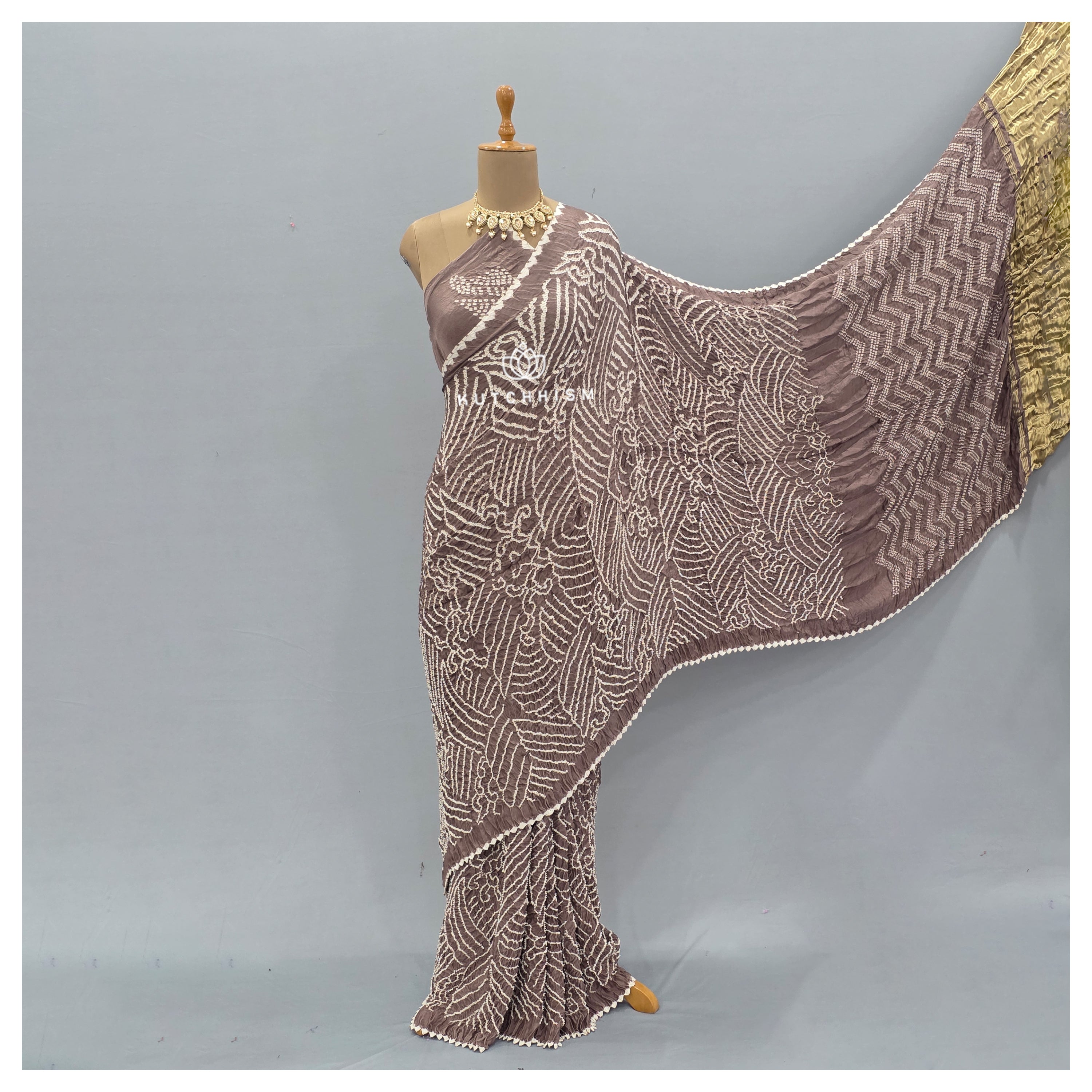 Beige Bandhani saree