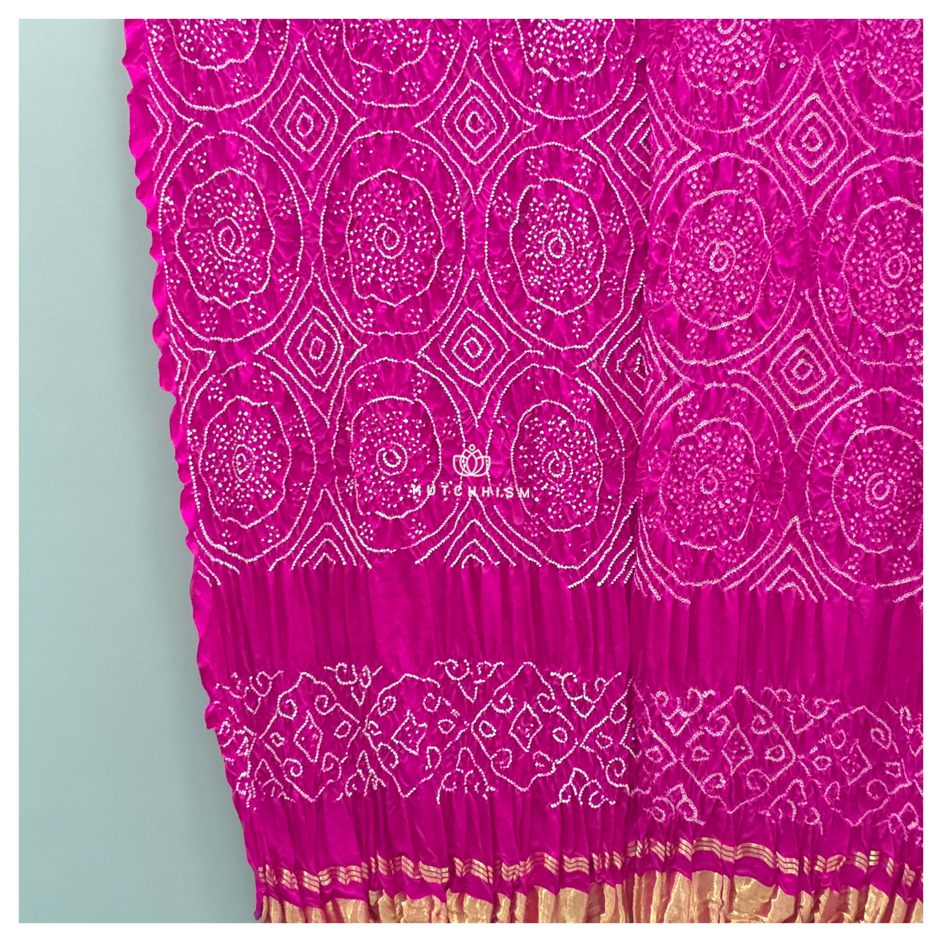 Pink Bandhani dupatta