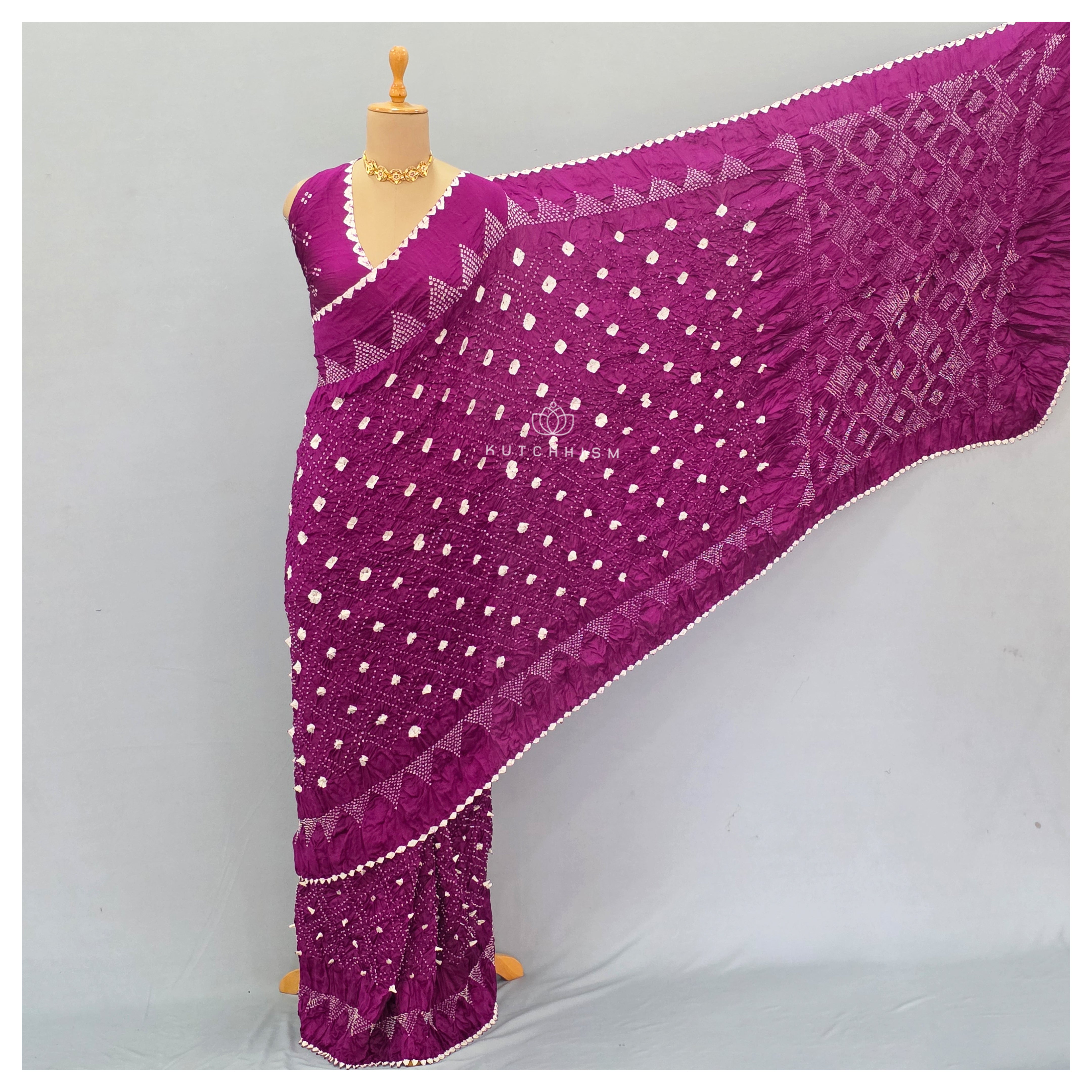 Magenta Bandhani saree