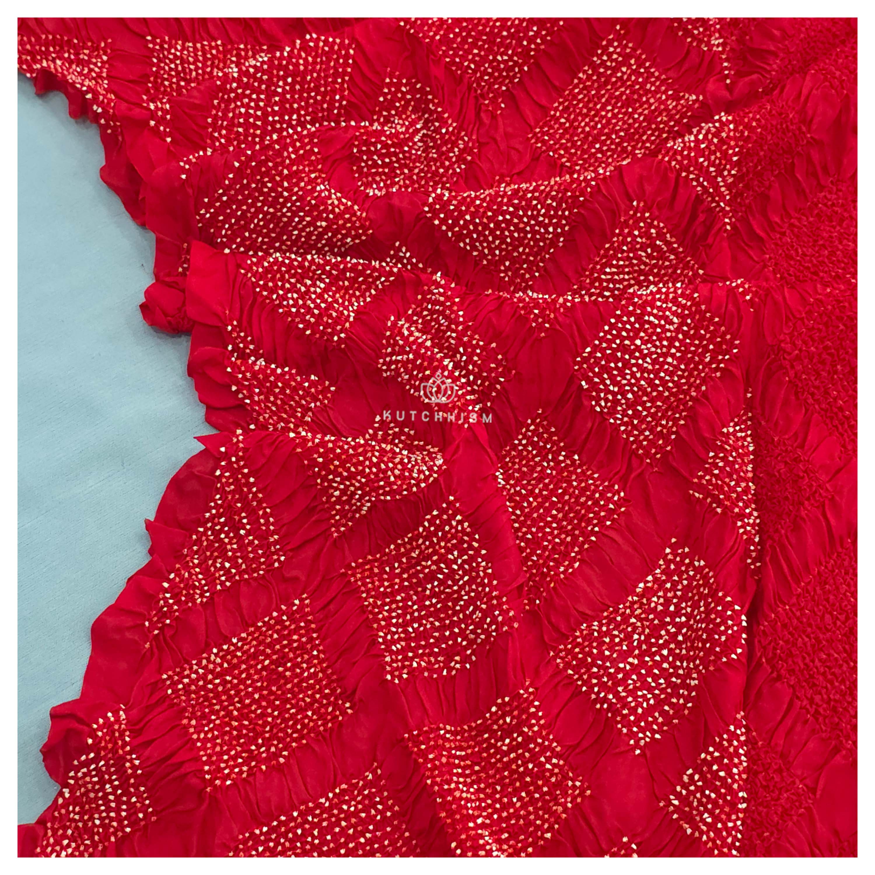 Red dupatta