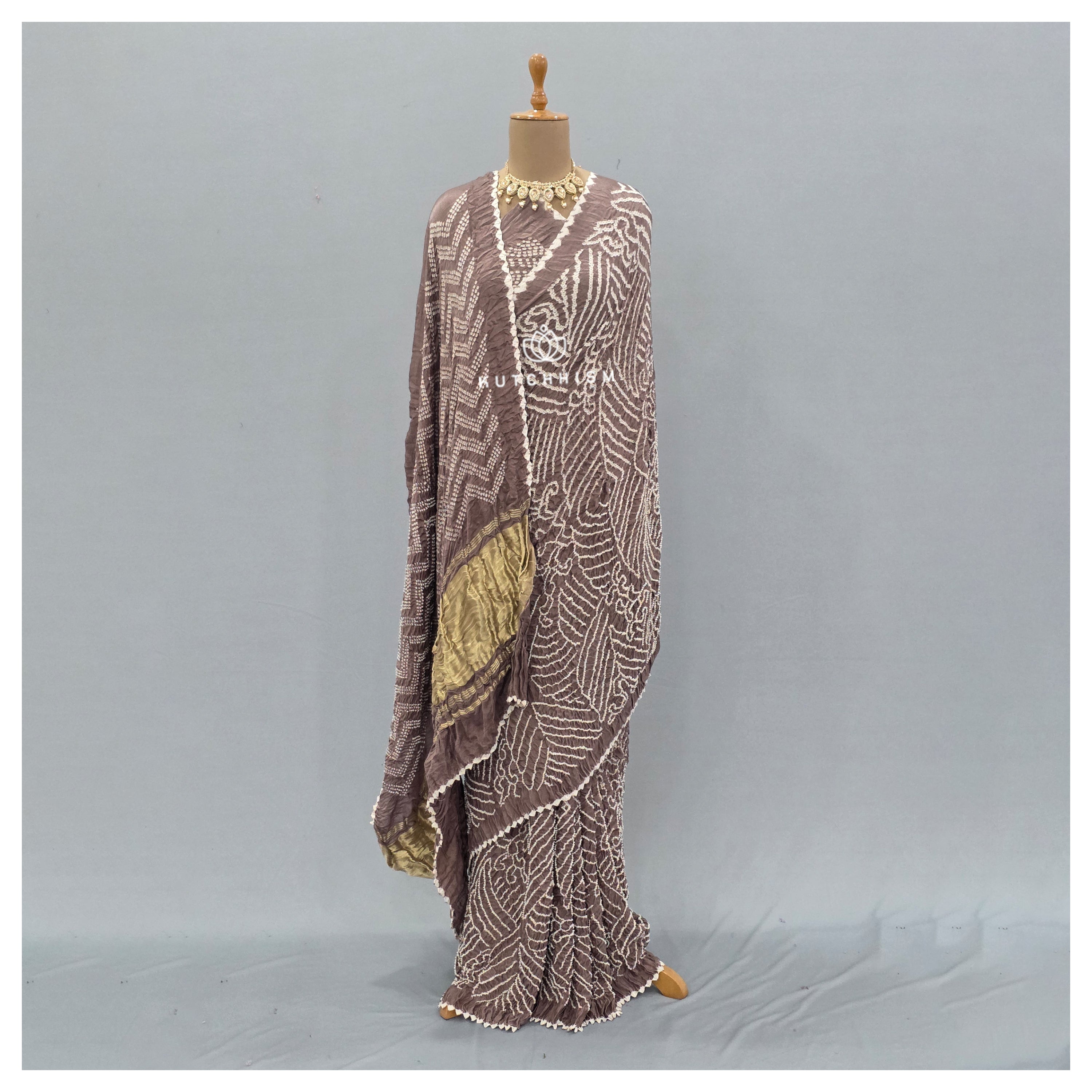 Beige Bandhani saree