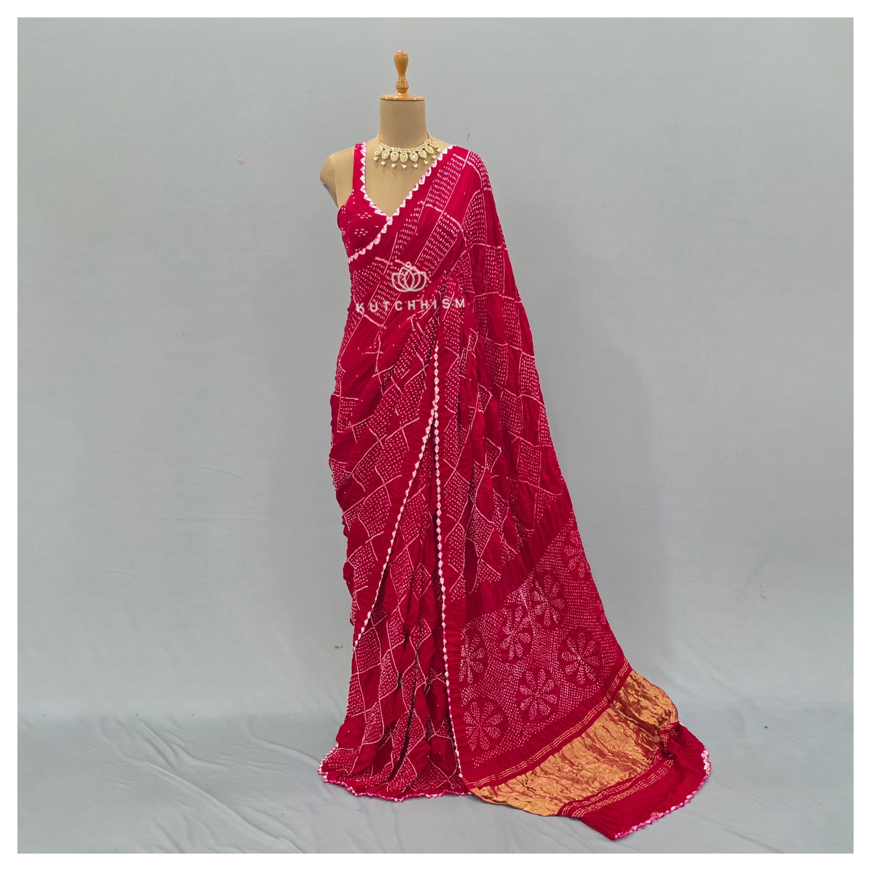 Red bandhani saree
