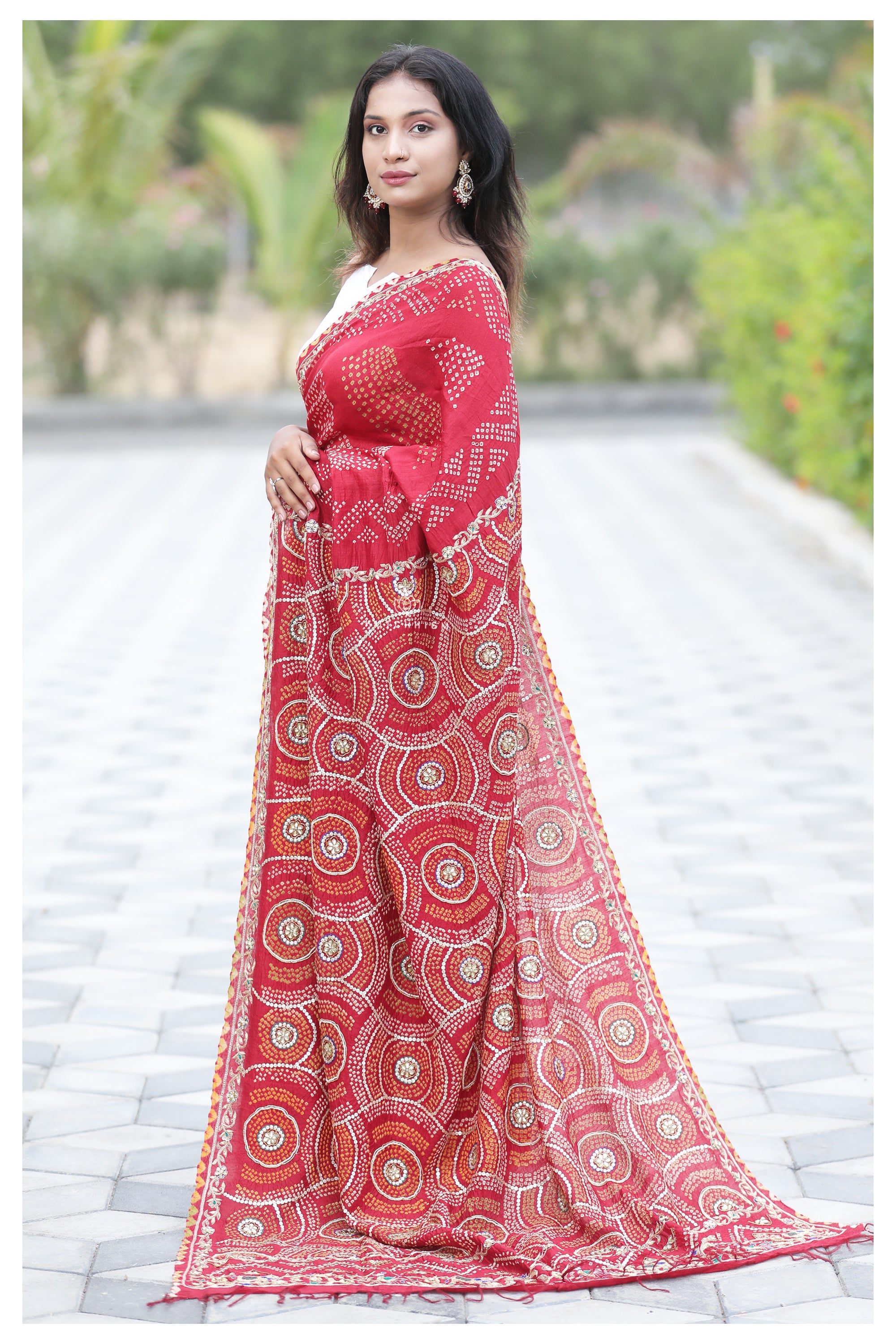 Red - Orange shaded Handcrafted saree